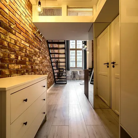 Loft With Mezzanine By Bookinghost 아파트