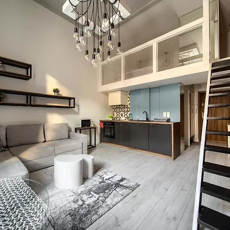 아파트 Loft With Mezzanine By Bookinghost 브로츠와프