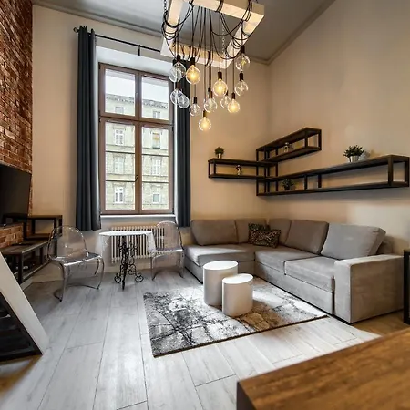 아파트 Loft With Mezzanine By Bookinghost *