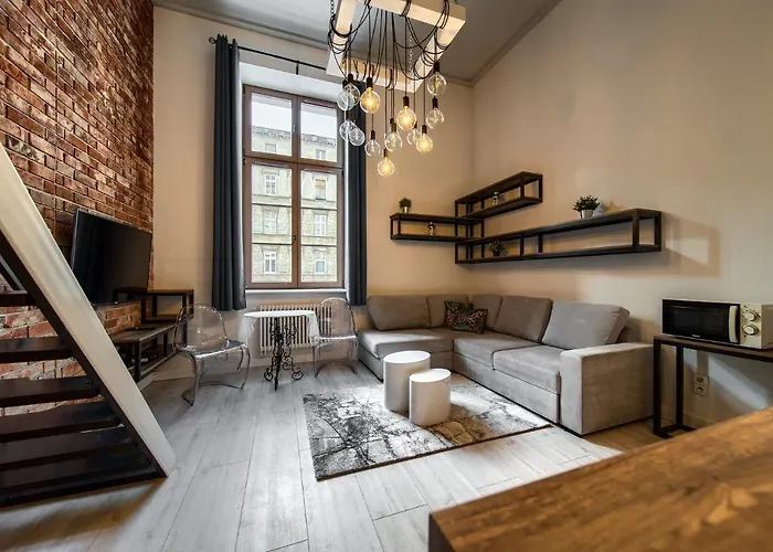 아파트 Loft With Mezzanine By Bookinghost *